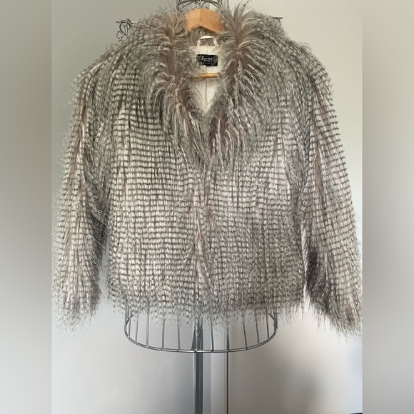 Bardot Junior silver/grey faux fur jacket - Picture 3 of 8